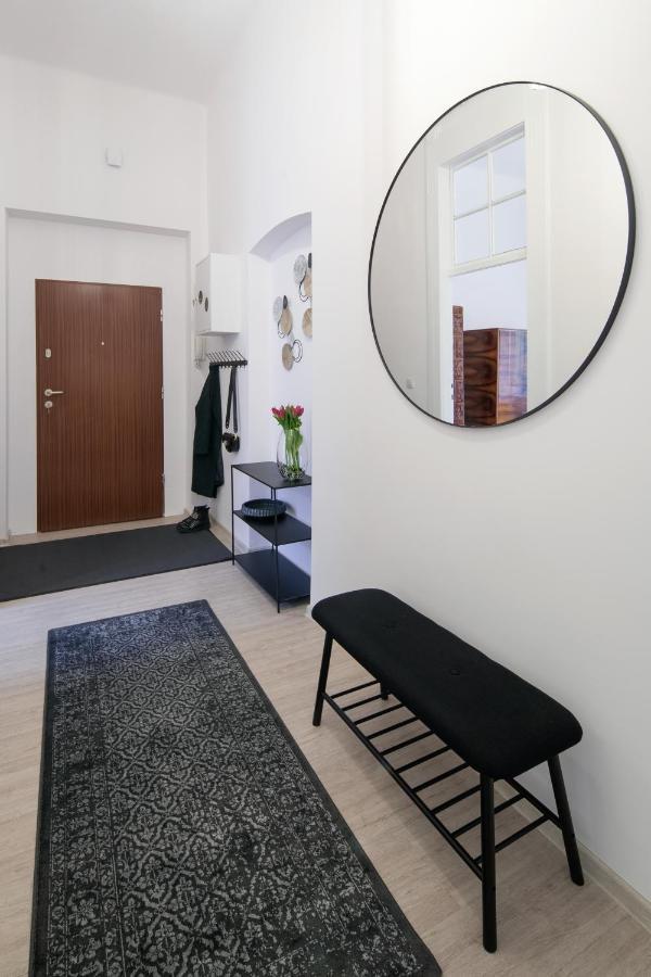 Apartment Wawelove Pilsudskiego - 3 Bedroom Apt. With Balcony And Free Parking! Krakow