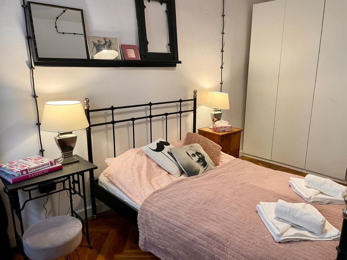The Royal Route Art Apartment