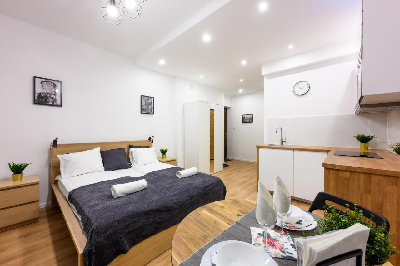 Cracow Rent - Spacious For 2-7 People In Quiet Area - Kolberga Street Nr 3 - 10 Min To Main Square By Foot Hotel apartamentowy