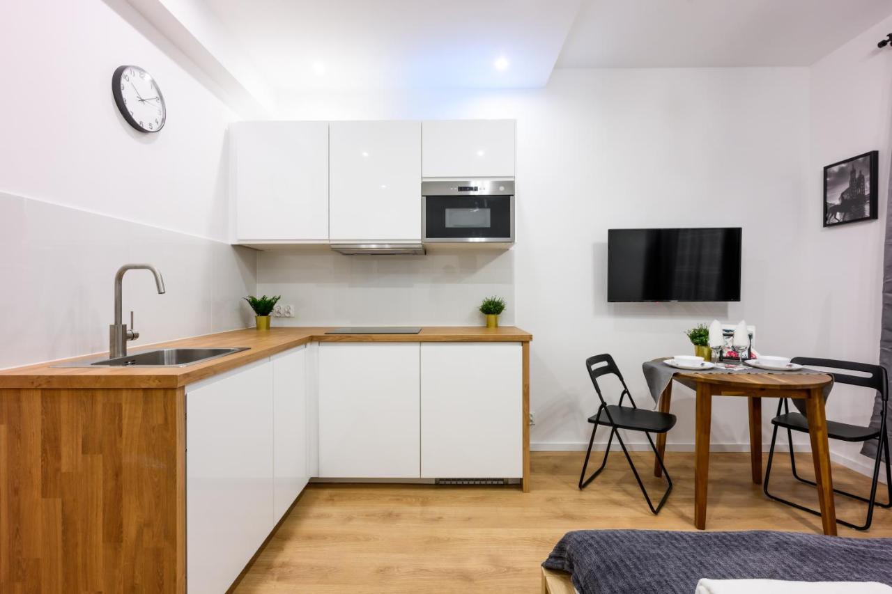 Hotel apartamentowy Cracow Rent - Spacious For 2-7 People In Quiet Area - Kolberga Street Nr 3 - 10 Min To Main Square By Foot *