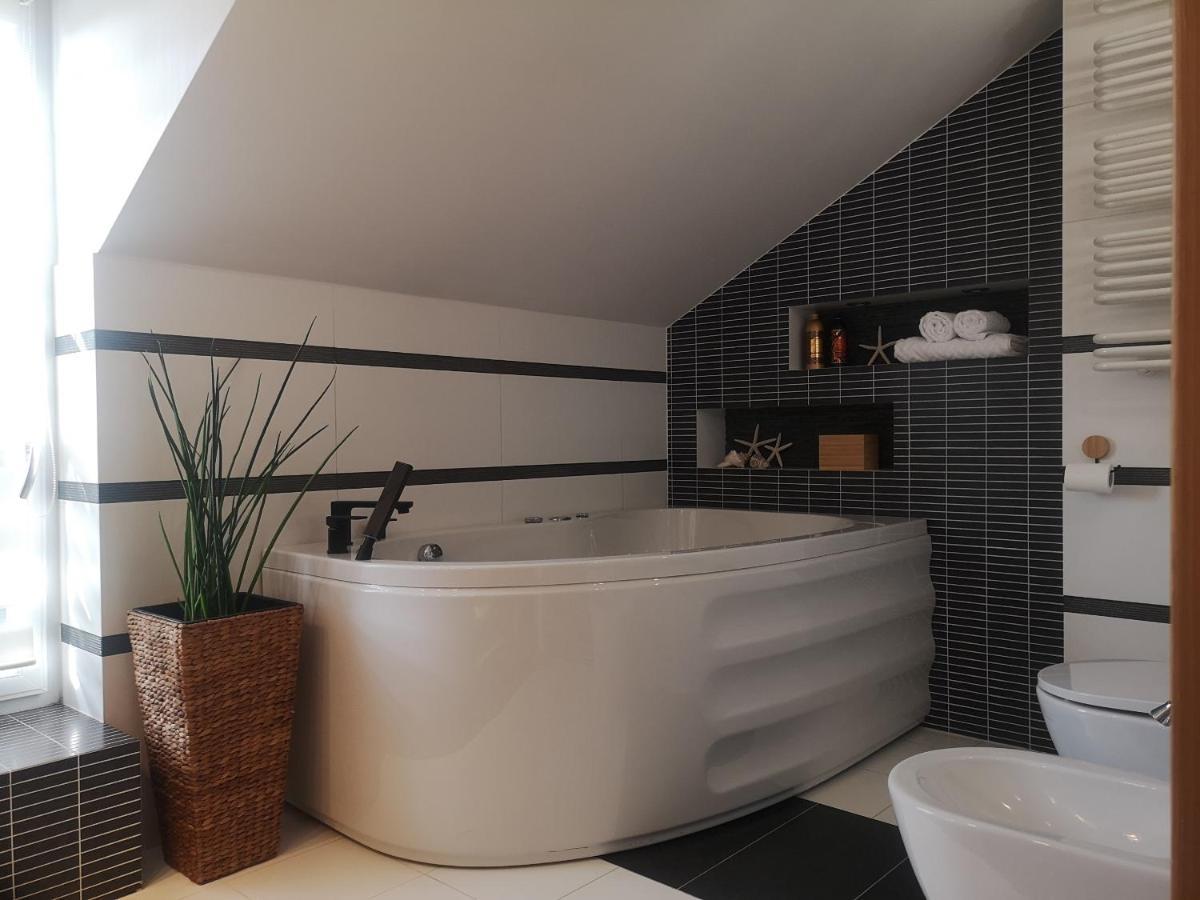 Glam Design - Beautiful, Comfortable And Cosy House With Garden, Free Parking And Wifi Pousada *