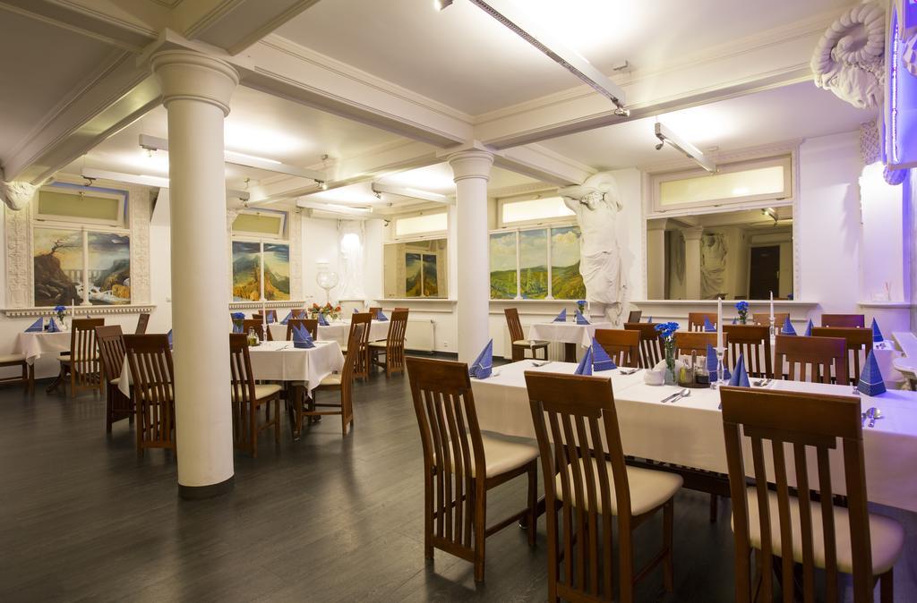 Santorini Hotel 3*