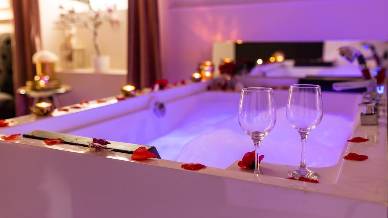 Apartment Secretly Studio With Jacuzzi Krakow