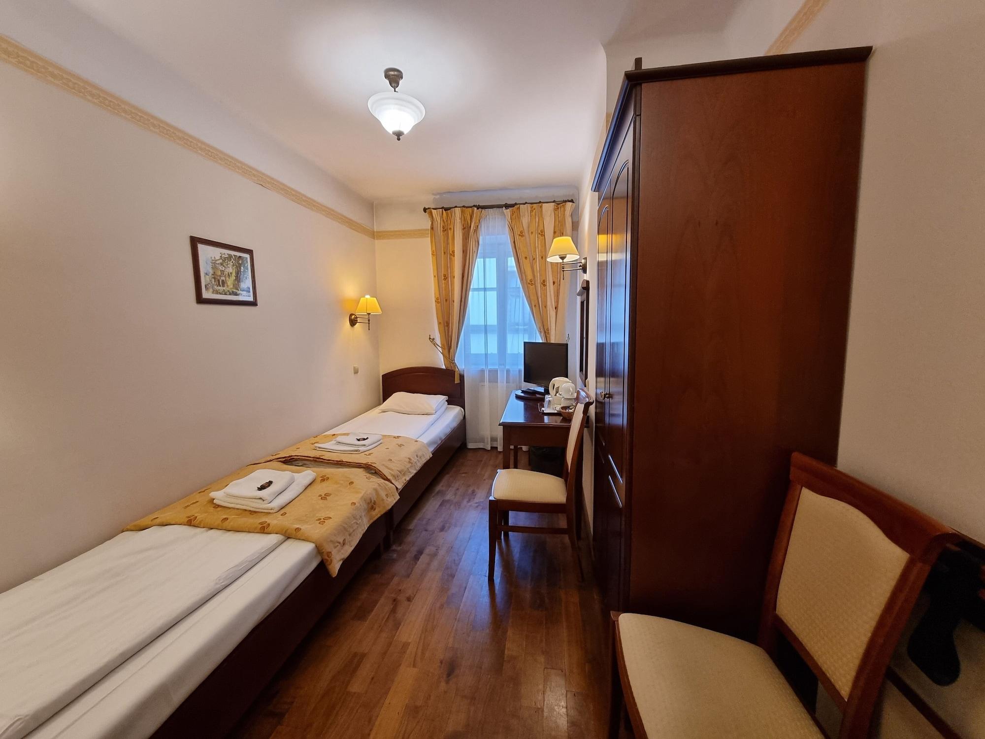 Karmel Hotel 3*