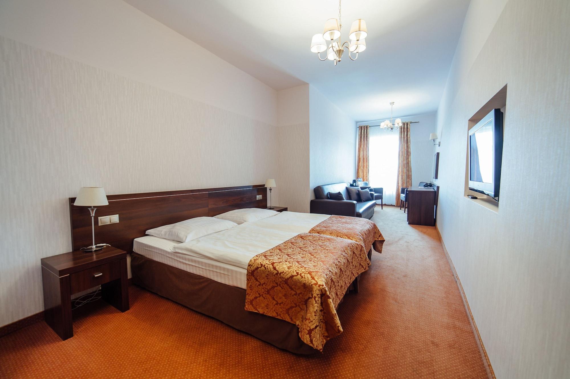 Hotel Rezydent 3*