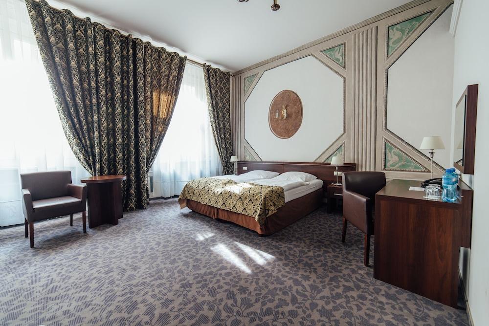 Rezydent Hotel 3*