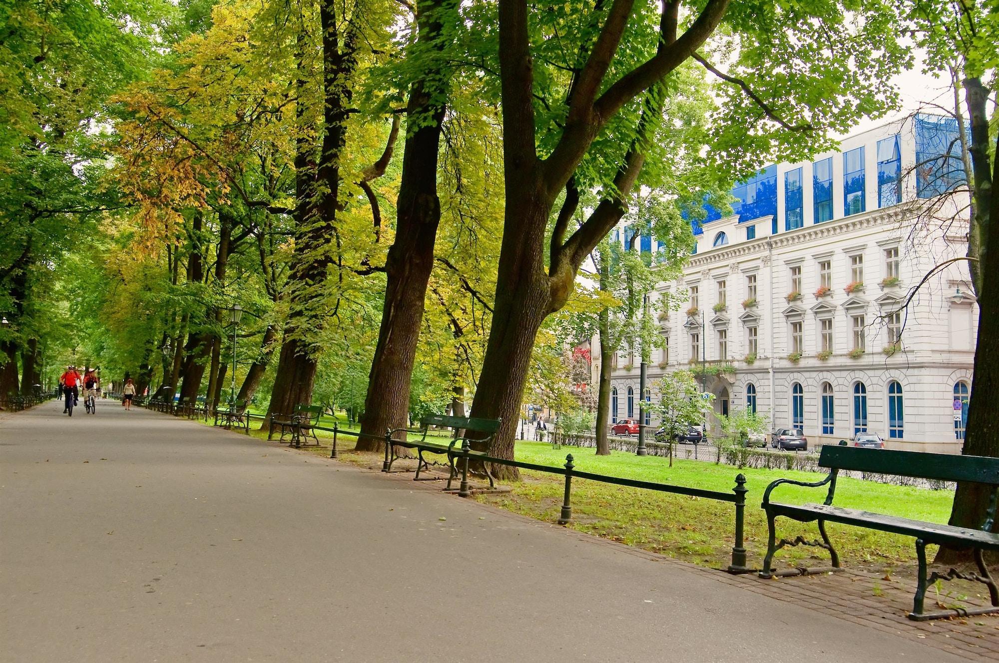 Western Old Town Hotel 3*