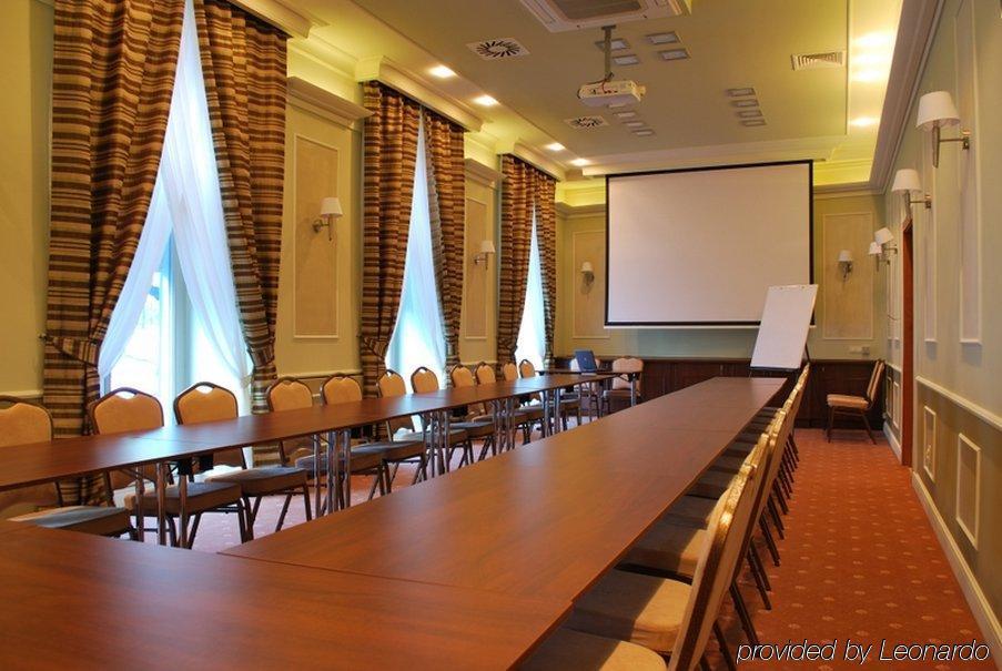 Hotel Western Old Town 3*