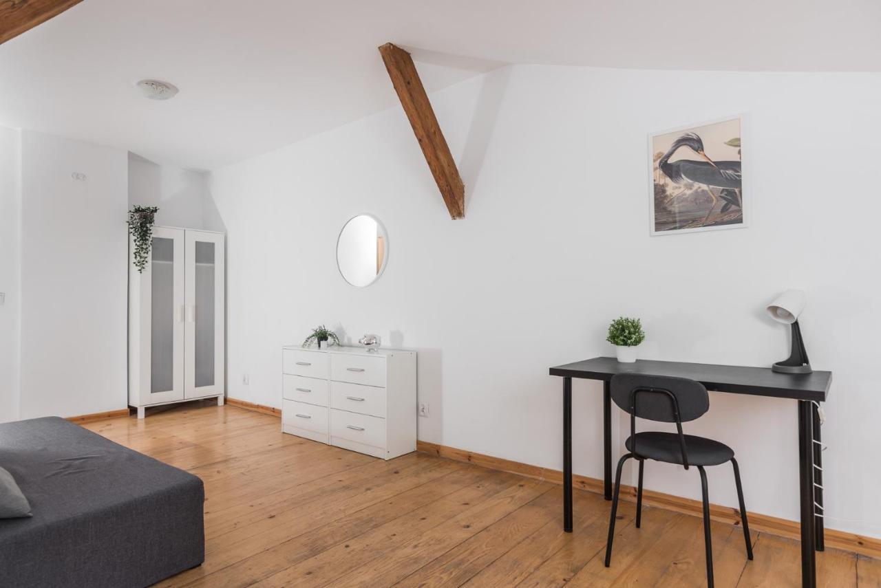 Old Town Loft - 7 Bedroom - By Upstairs Apartament