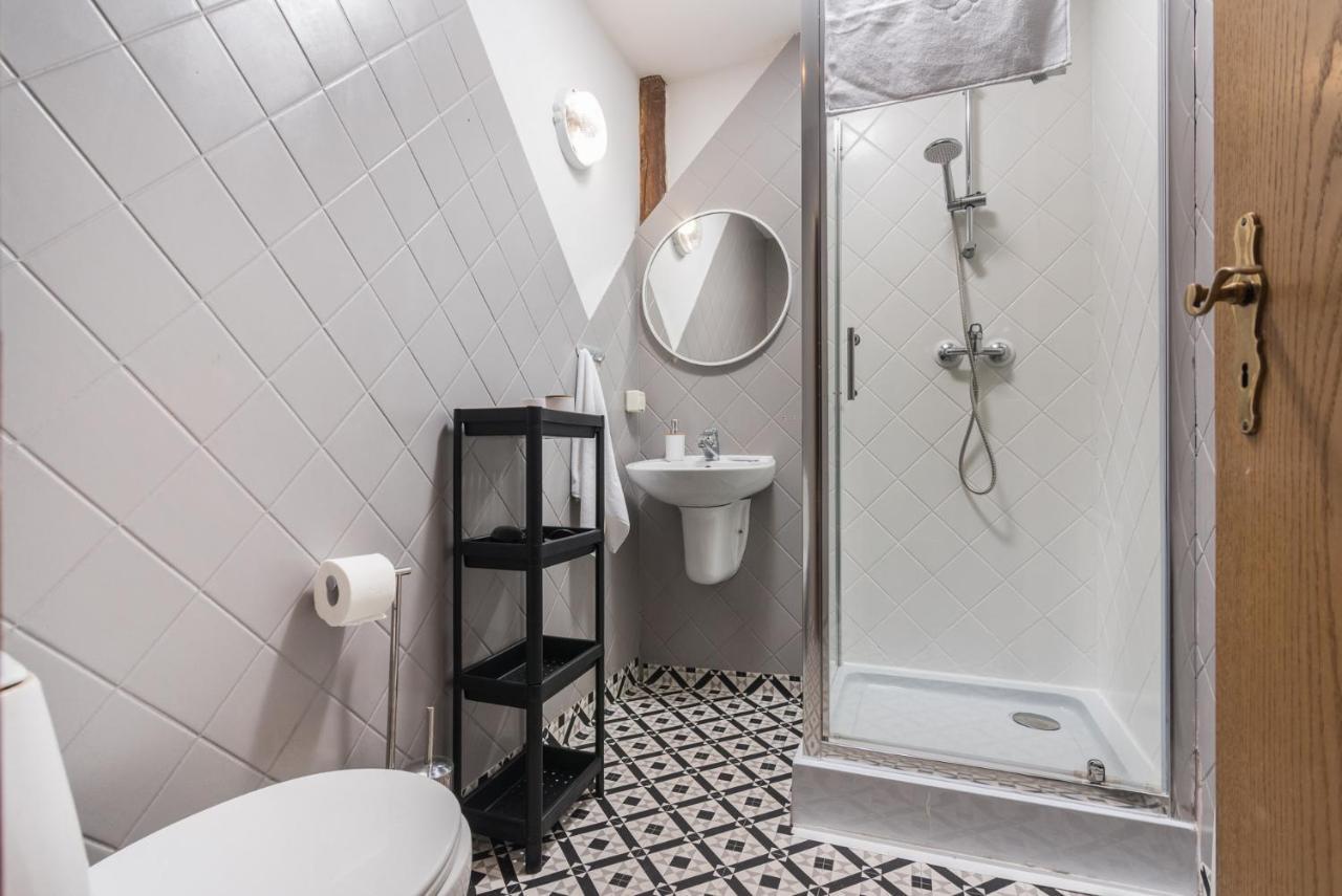 Old Town Loft - 7 Bedroom - By Upstairs Apartament *