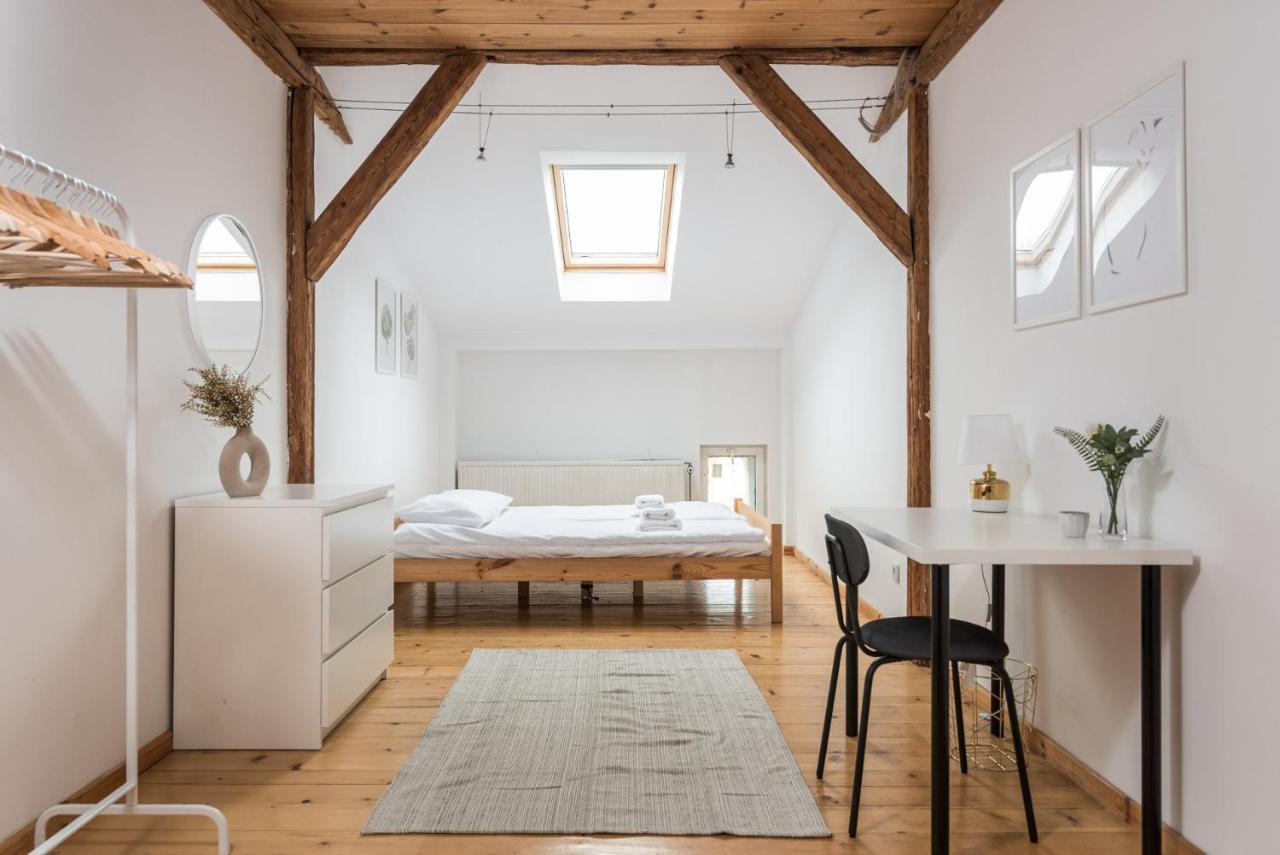 Old Town Loft - 7 Bedroom - By Upstairs