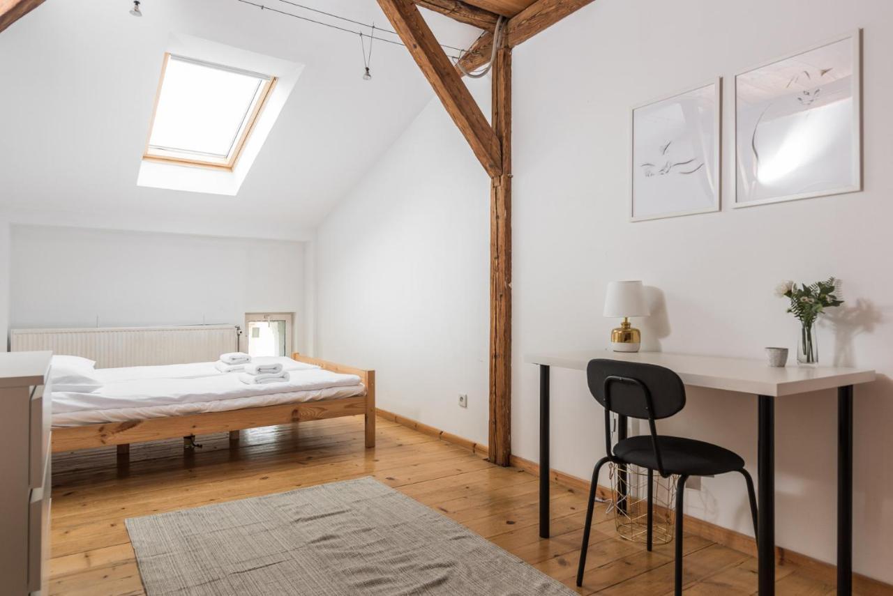 Old Town Loft - 7 Bedroom - By Upstairs Apartament *