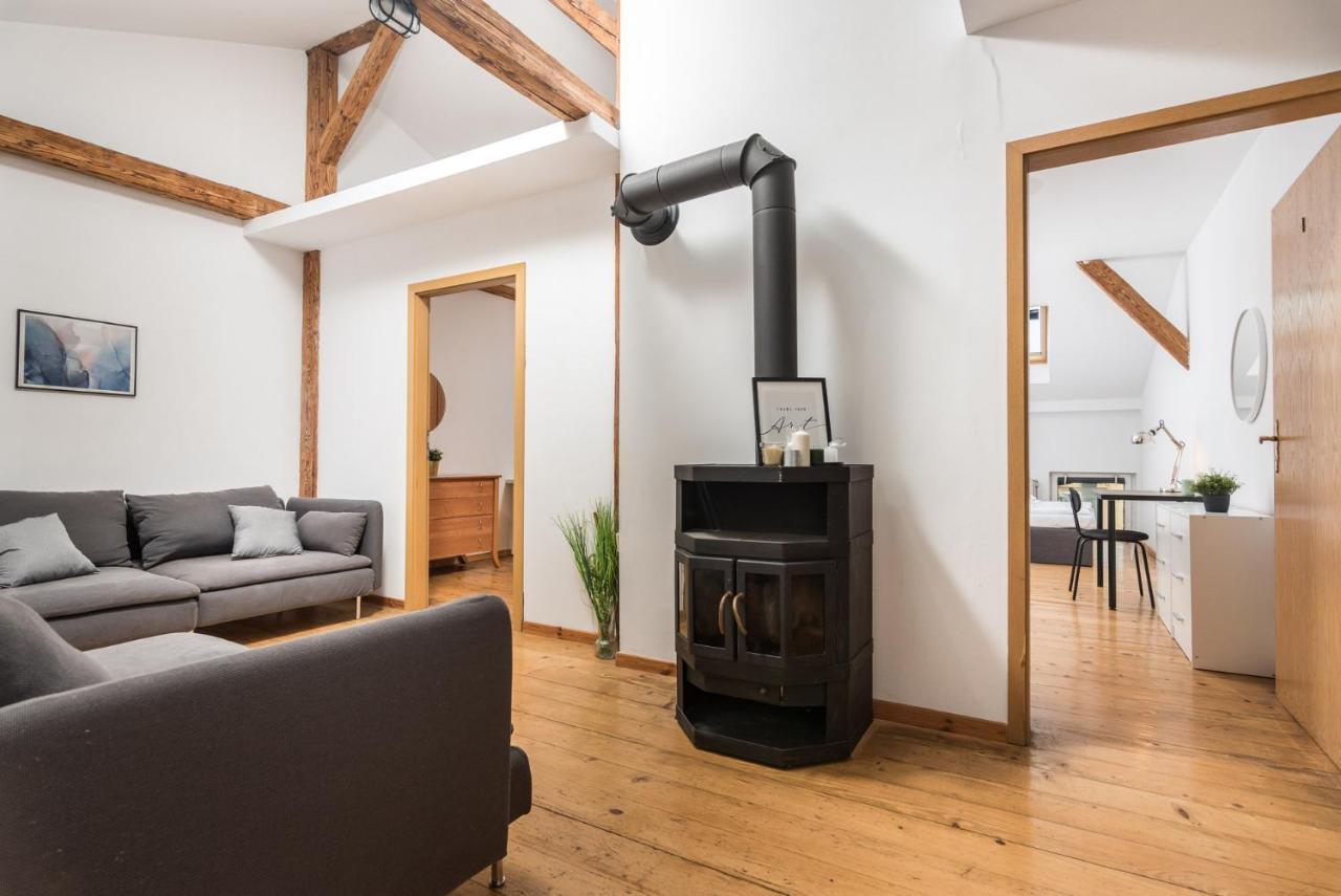 Old Town Loft - 7 Bedroom - By Upstairs Apartament *