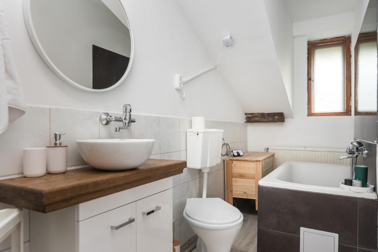 Old Town Loft - 7 Bedroom - By Upstairs Apartament