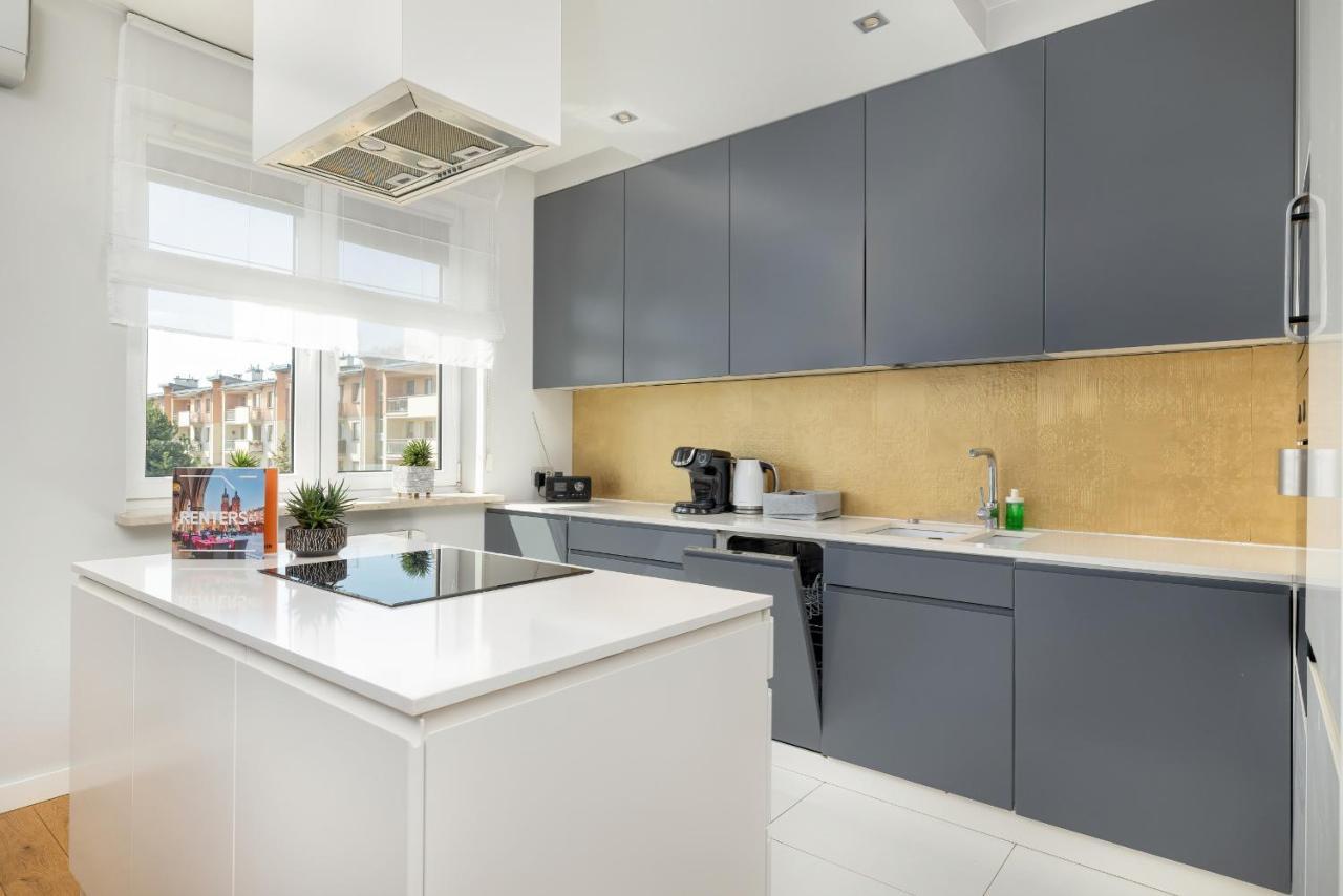 Excellent With Parking & Balcony By Renters *