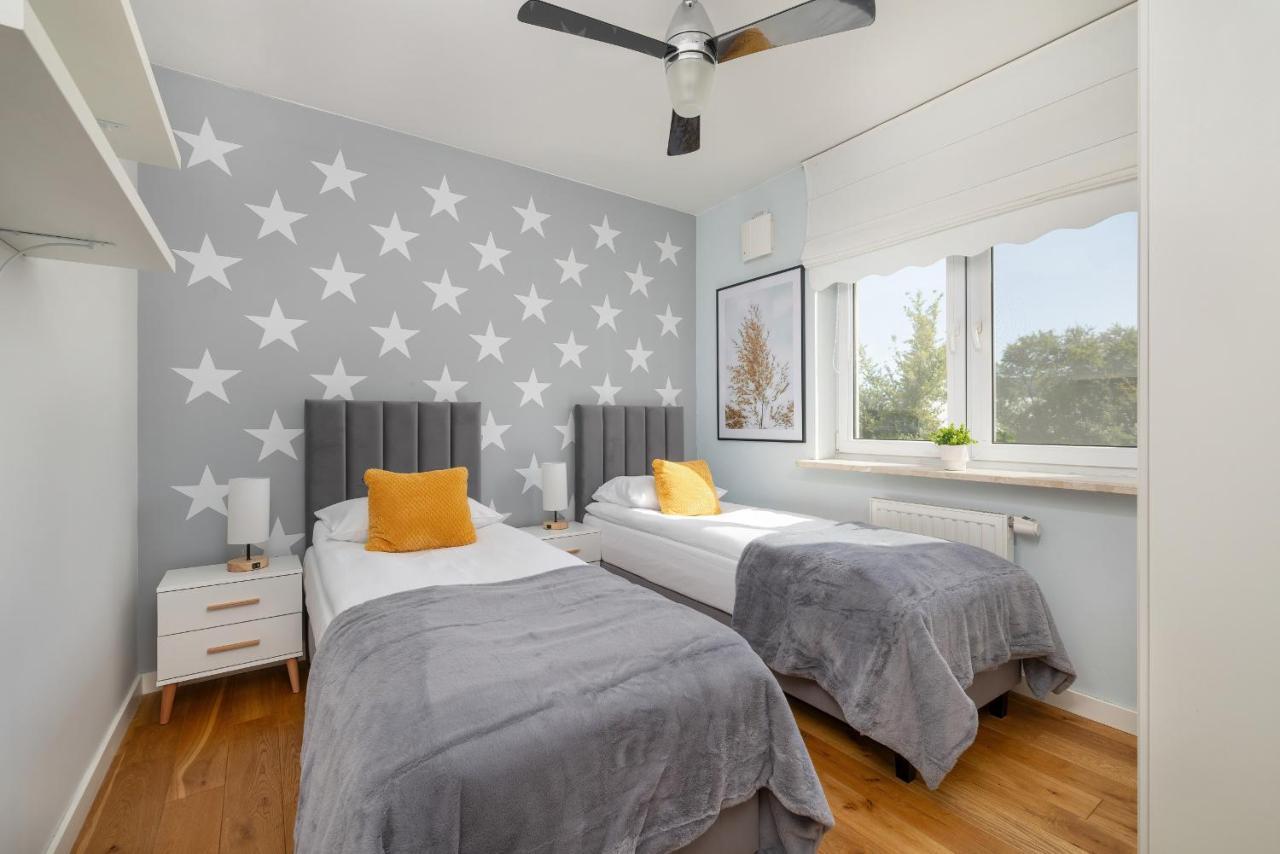 Excellent With Parking & Balcony By Renters *