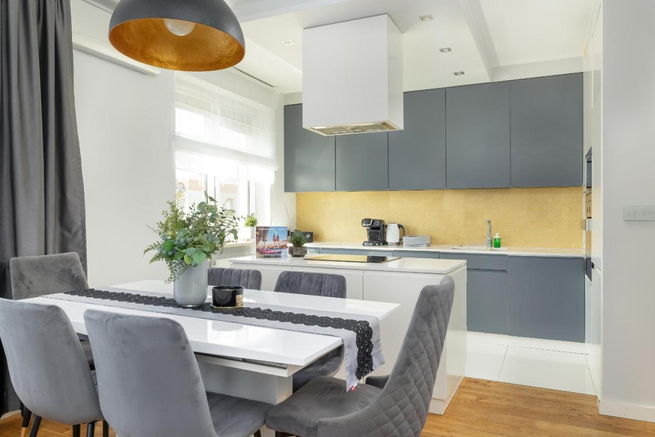 Excellent With Parking & Balcony By Renters Krakow