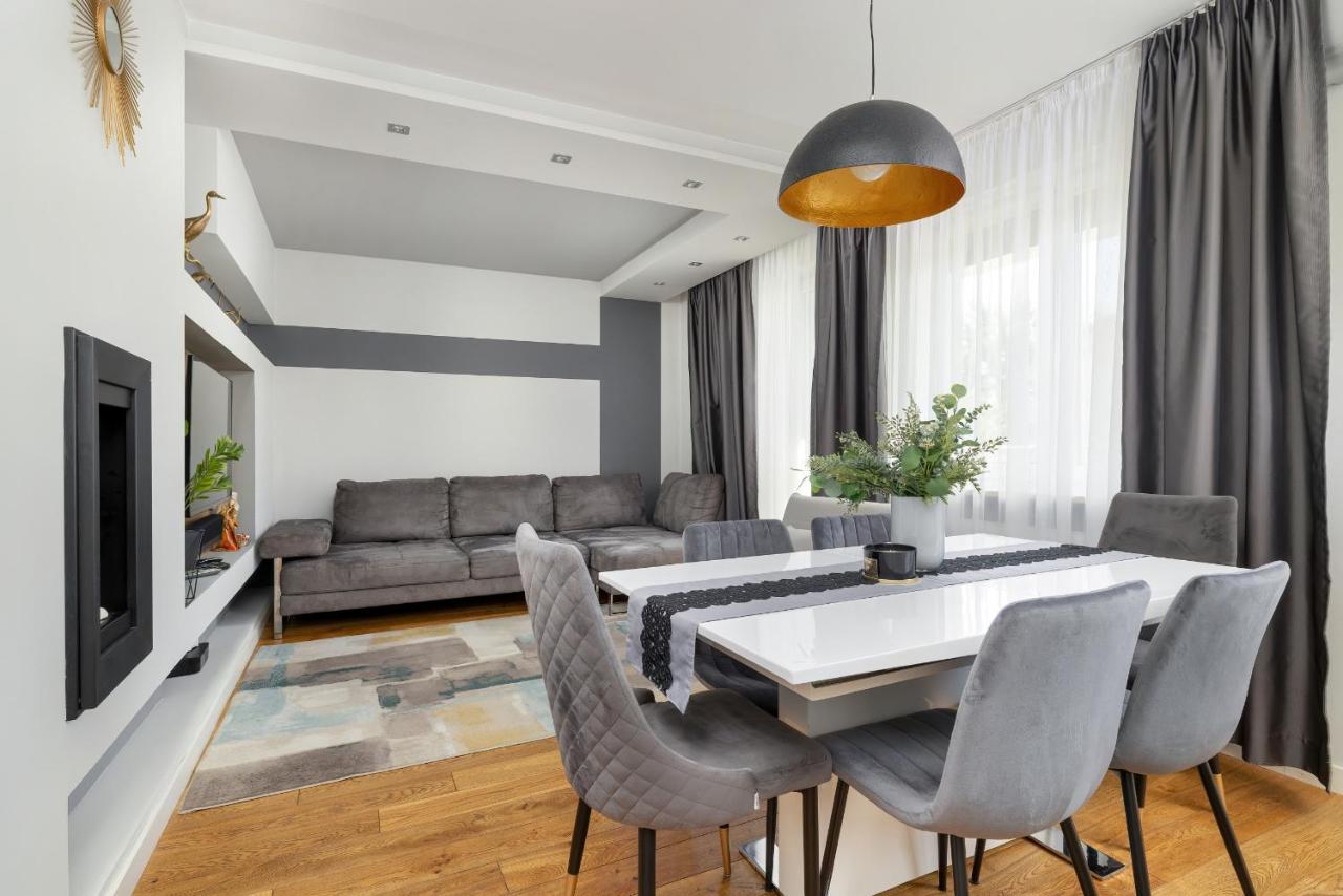 Excellent With Parking & Balcony By Renters