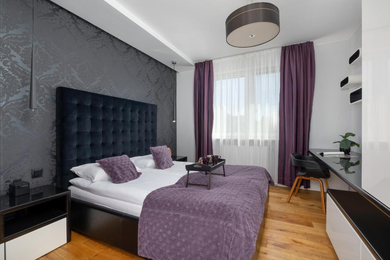 Excellent With Parking & Balcony By Renters Apartment