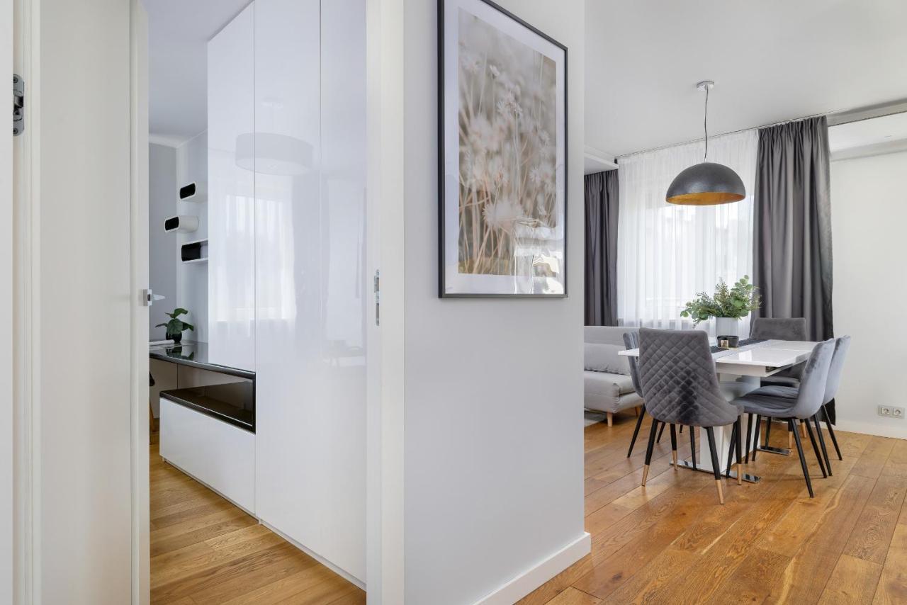 Excellent With Parking & Balcony By Renters Apartment