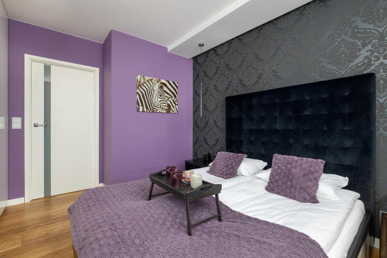 Excellent With Parking & Balcony By Renters Apartment *