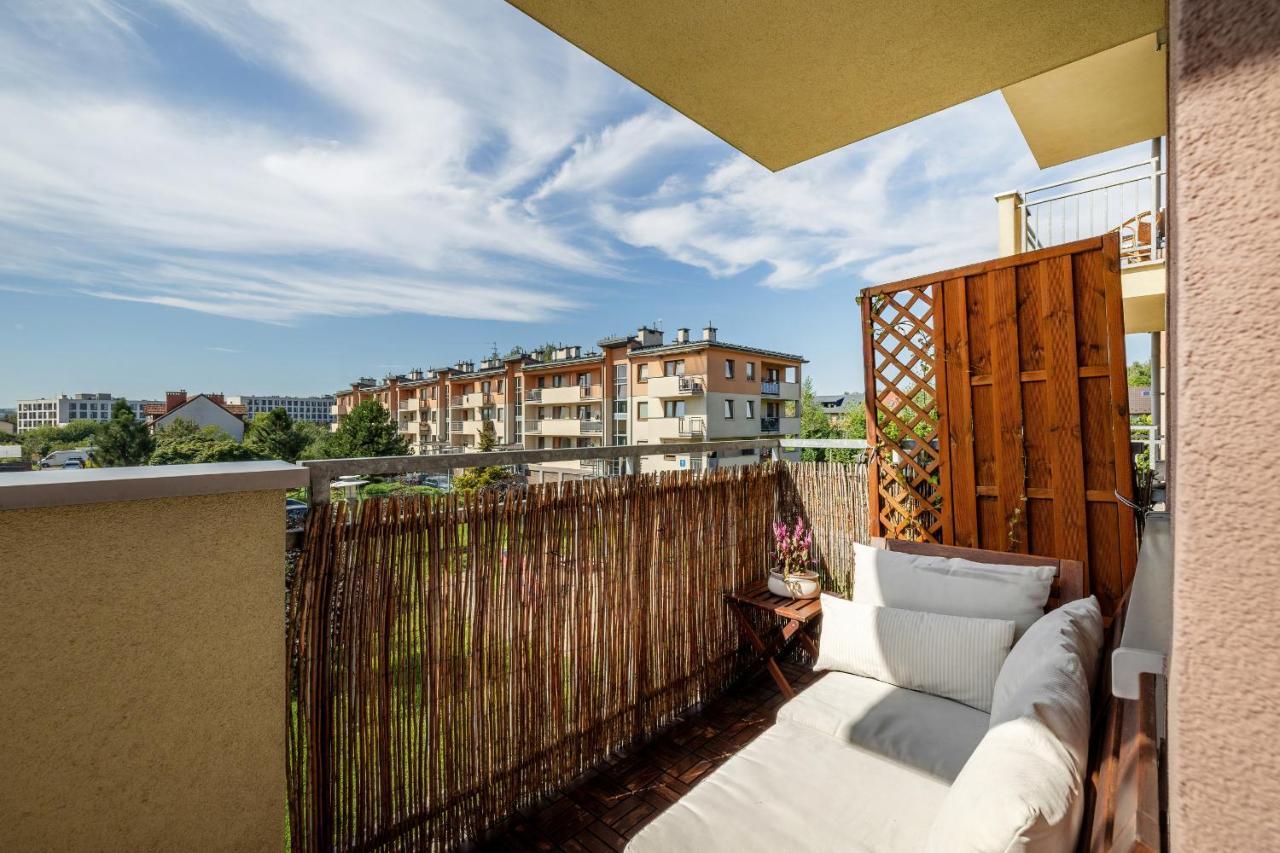Apartment Excellent With Parking & Balcony By Renters Krakow