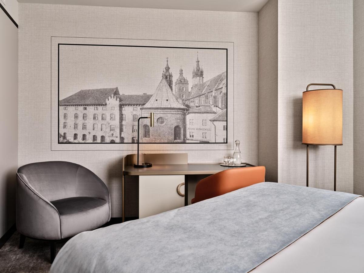 The Crown Center - Handwritten Collection Accor