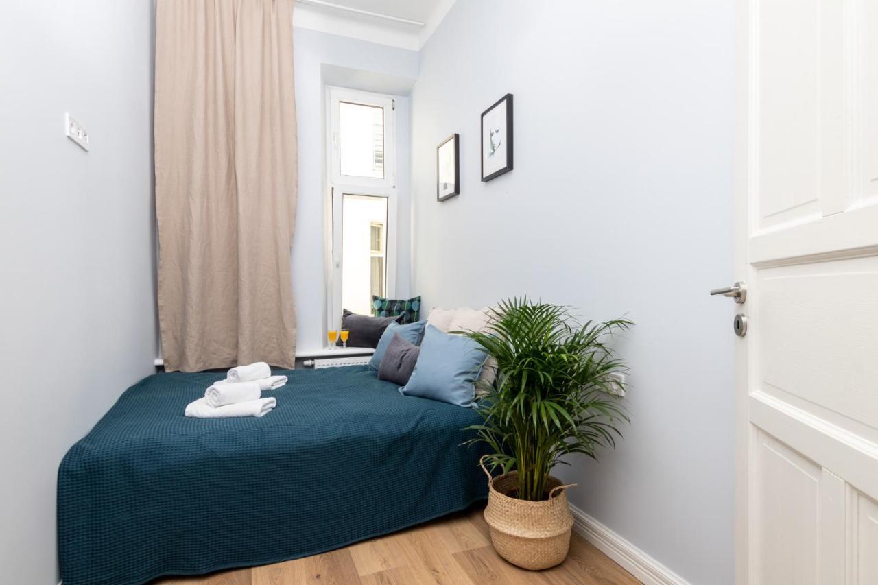 Barbacan - Old Town - By Upstairs Apartment