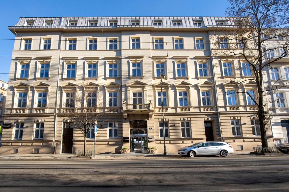 Metropolis Design Hotel 4*