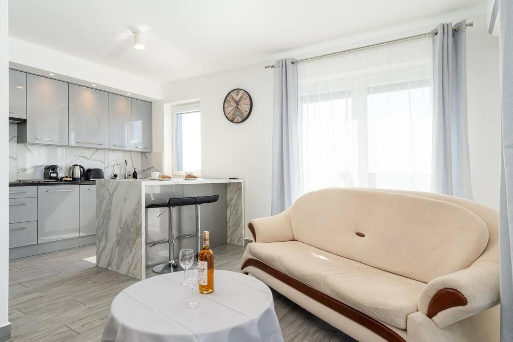 Apartament Maja *