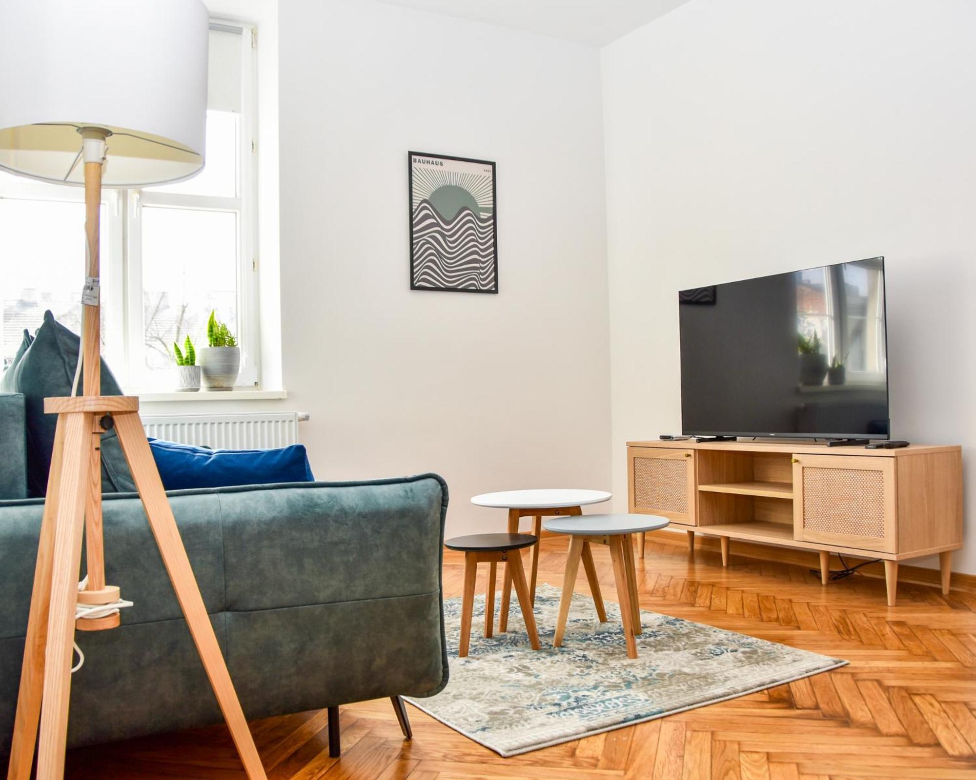 Sunny Corner Apartment