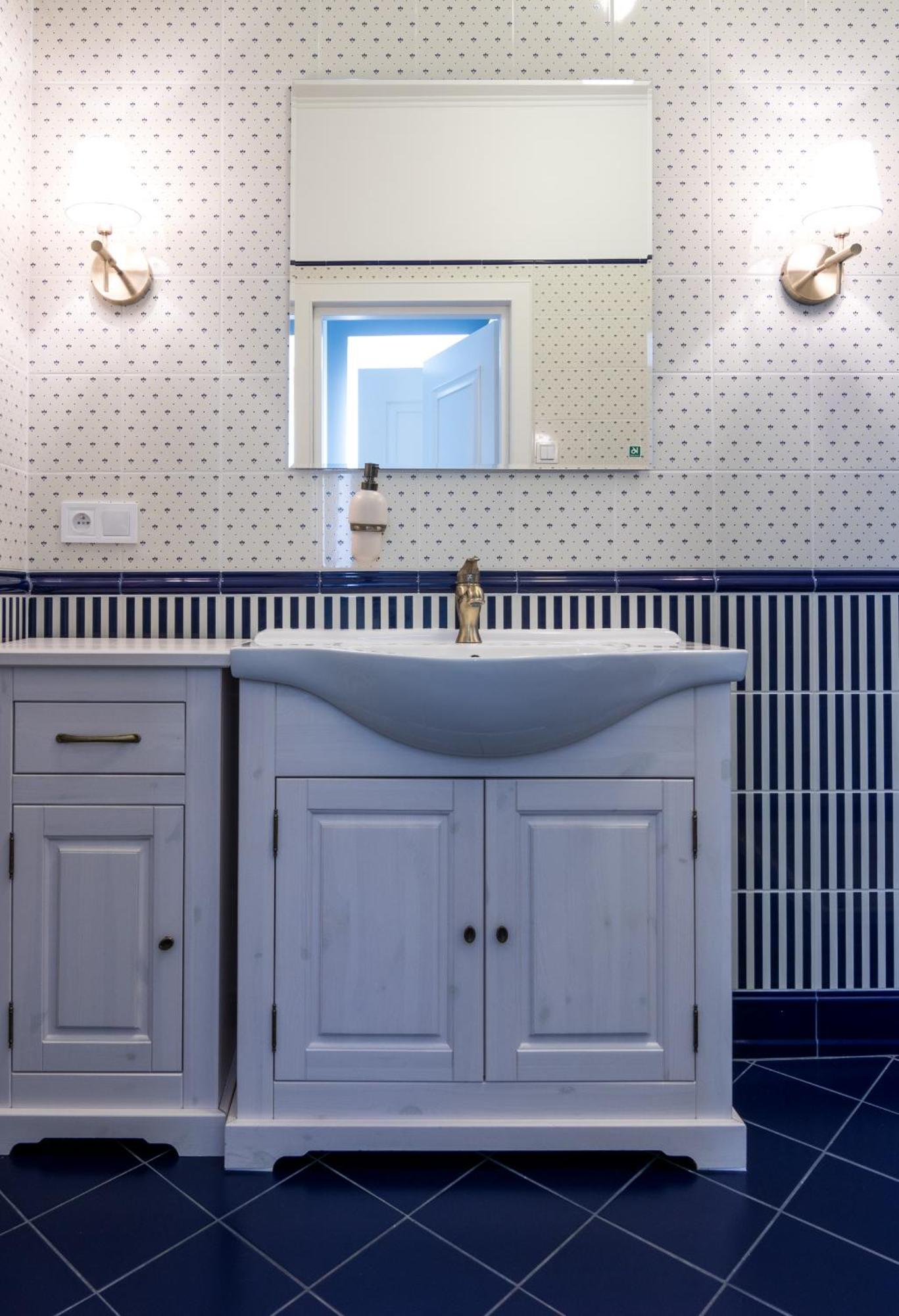 Appartement Karmelicka Stylish In Cracow By Renters Krakau