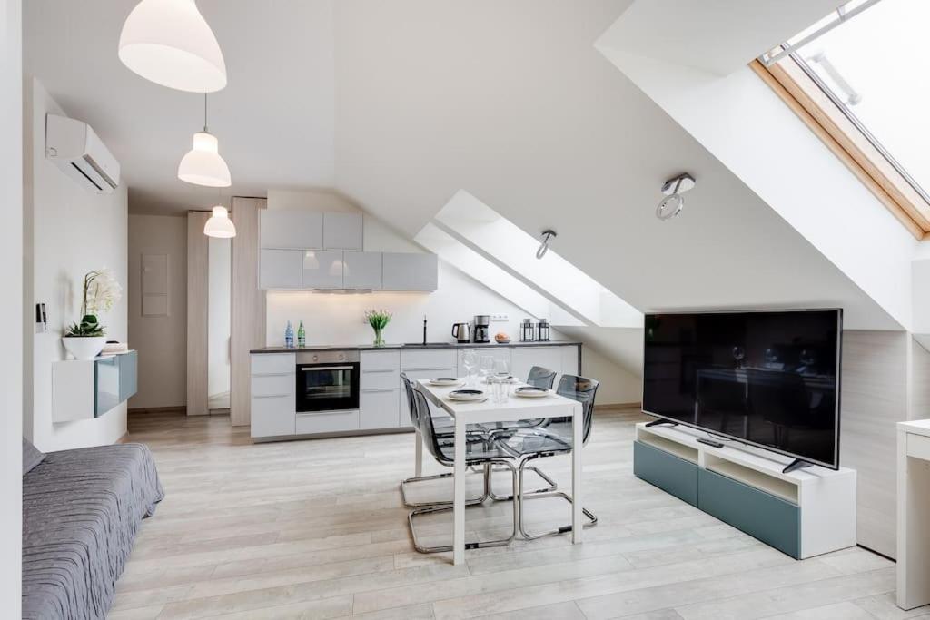 Modern & New Place Next To Wawel Castle & Vistula *