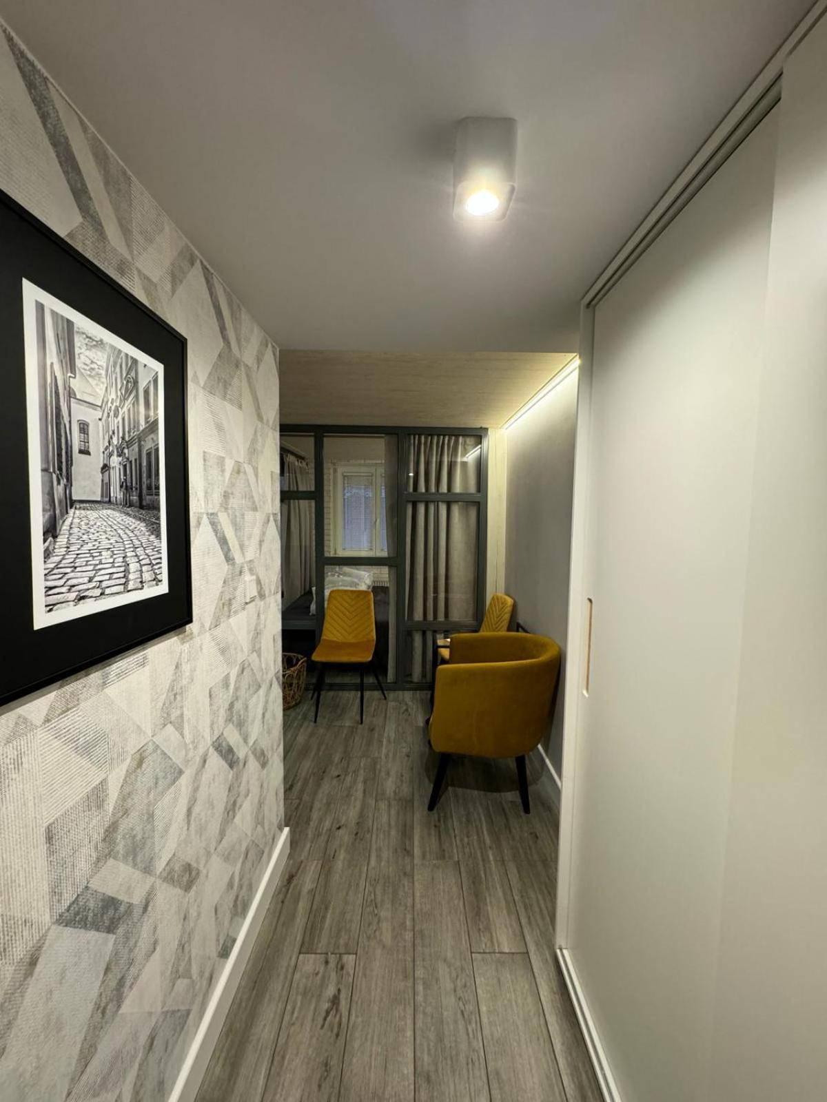 Apartamento Balcony Bliss Main Square Loft *