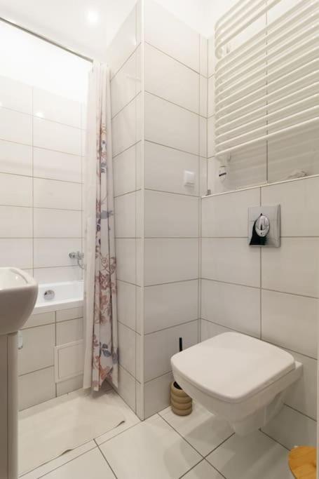 June B Apartment *