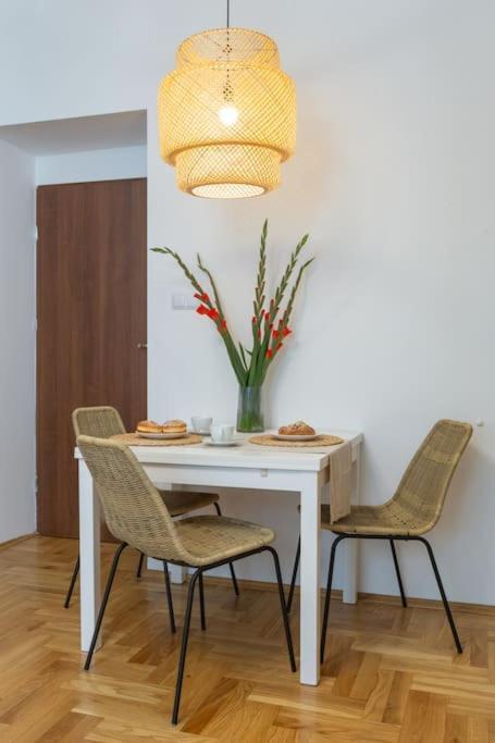 June B Apartment *