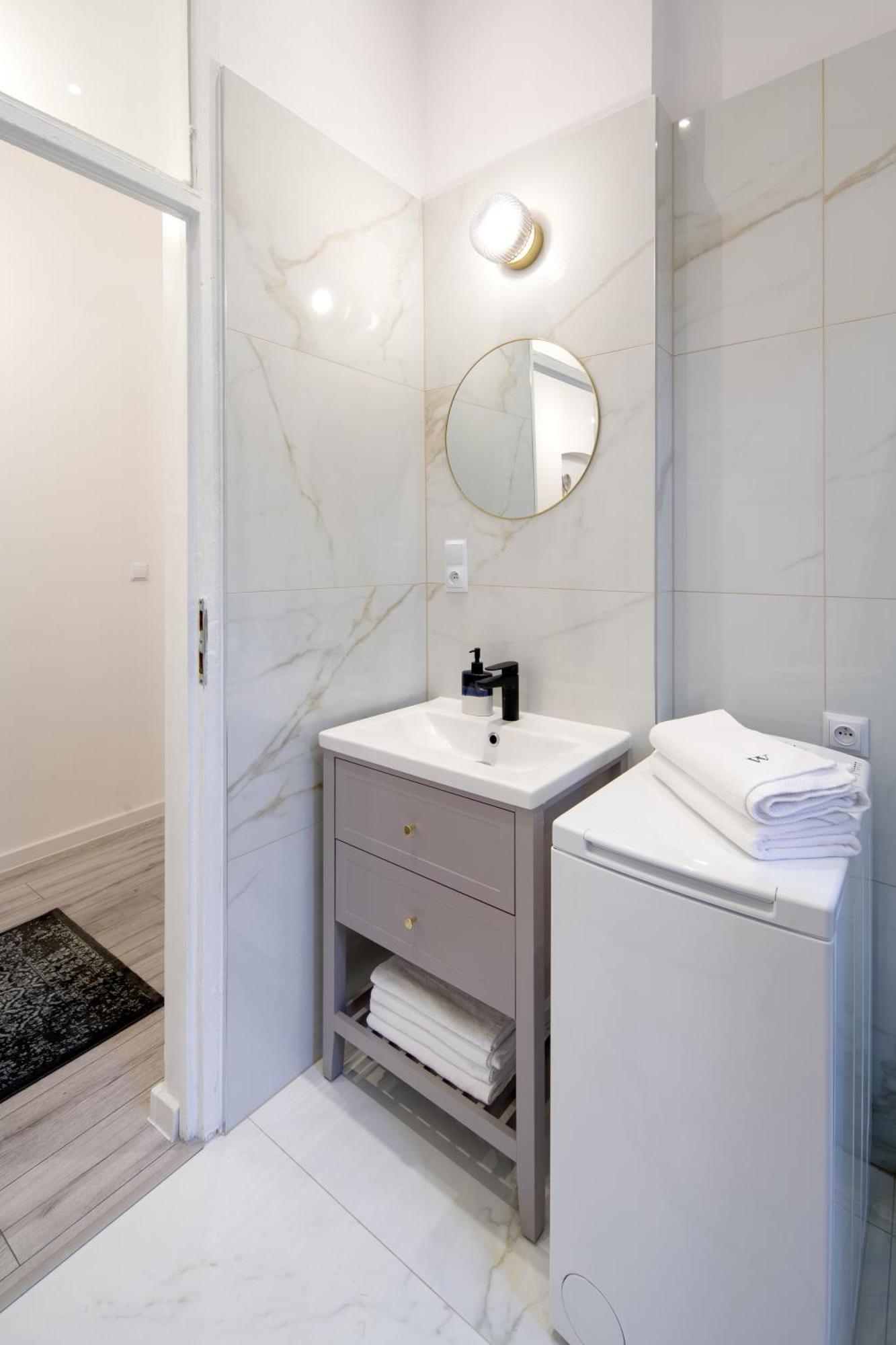 Apartment Wawelove Pilsudskiego - 3 Bedroom Apt. With Balcony And Free Parking! *