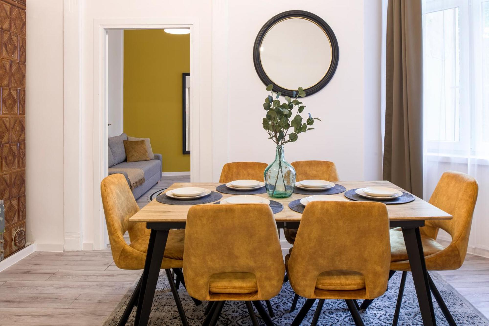 Apartment Wawelove Pilsudskiego - 3 Bedroom Apt. With Balcony And Free Parking! Krakow
