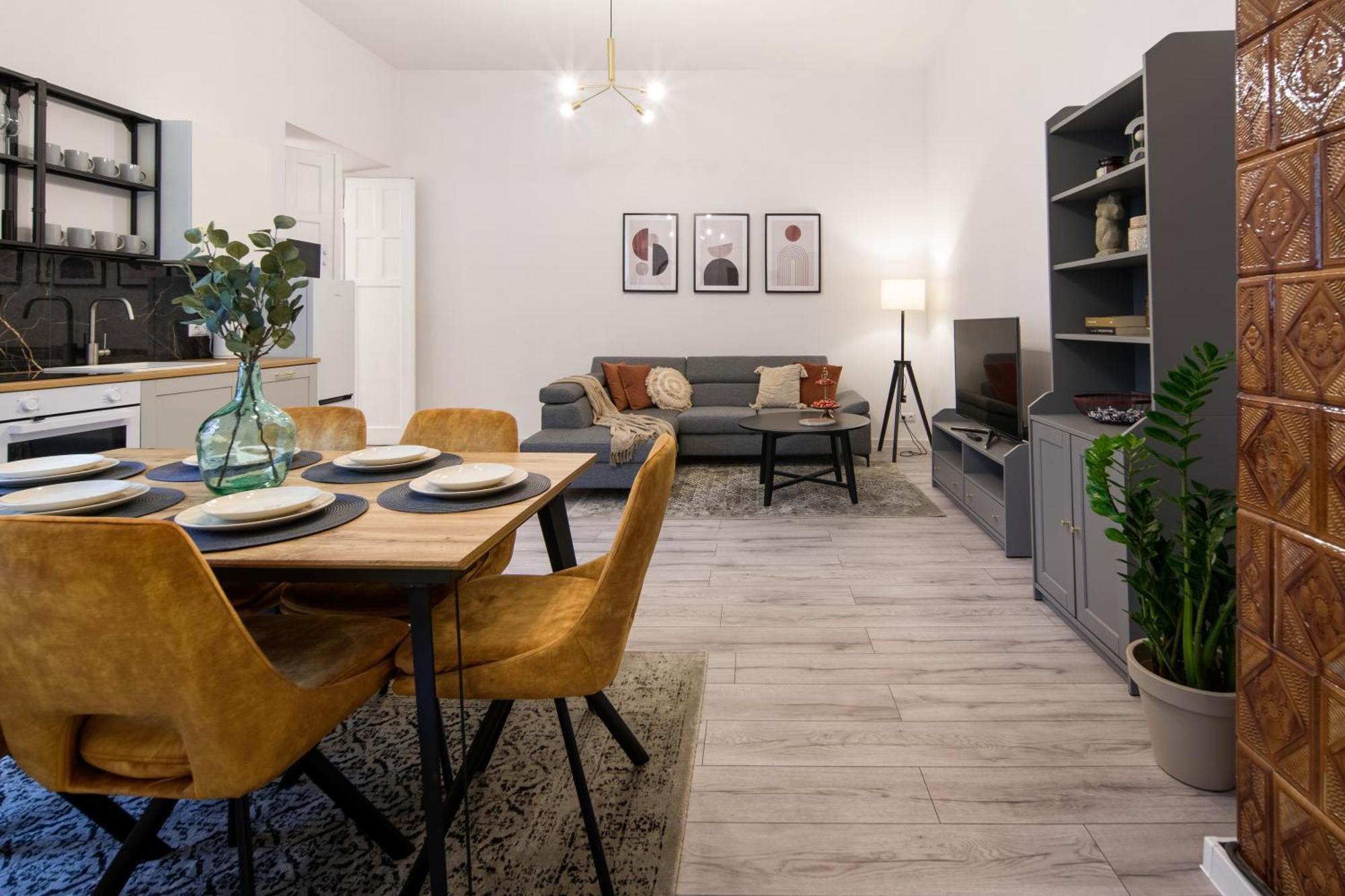Apartment Wawelove Pilsudskiego - 3 Bedroom Apt. With Balcony And Free Parking! Krakow