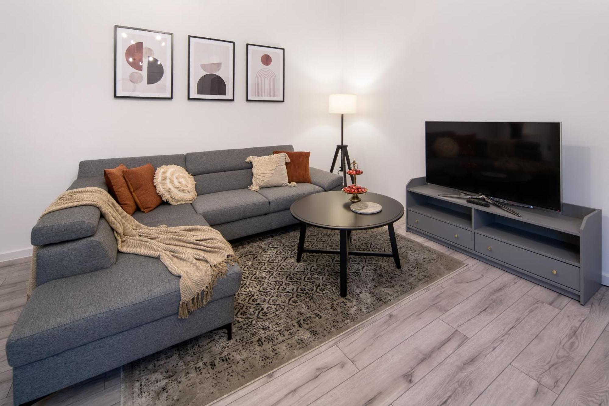 Wawelove Pilsudskiego - 3 Bedroom Apt. With Balcony And Free Parking! Krakow