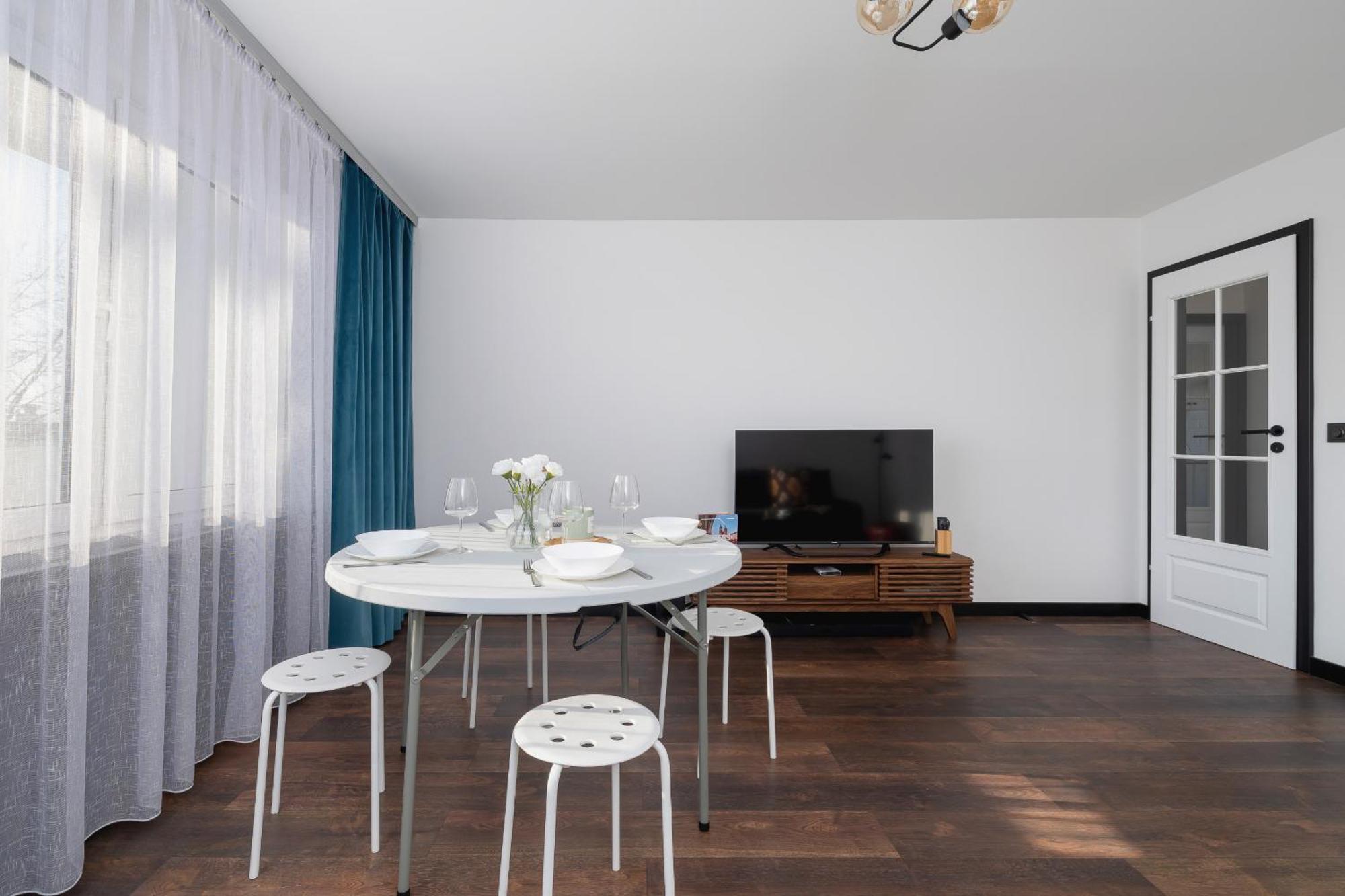 Comfortable Two-bedroom Strzelcow By Renters Apartment Krakow