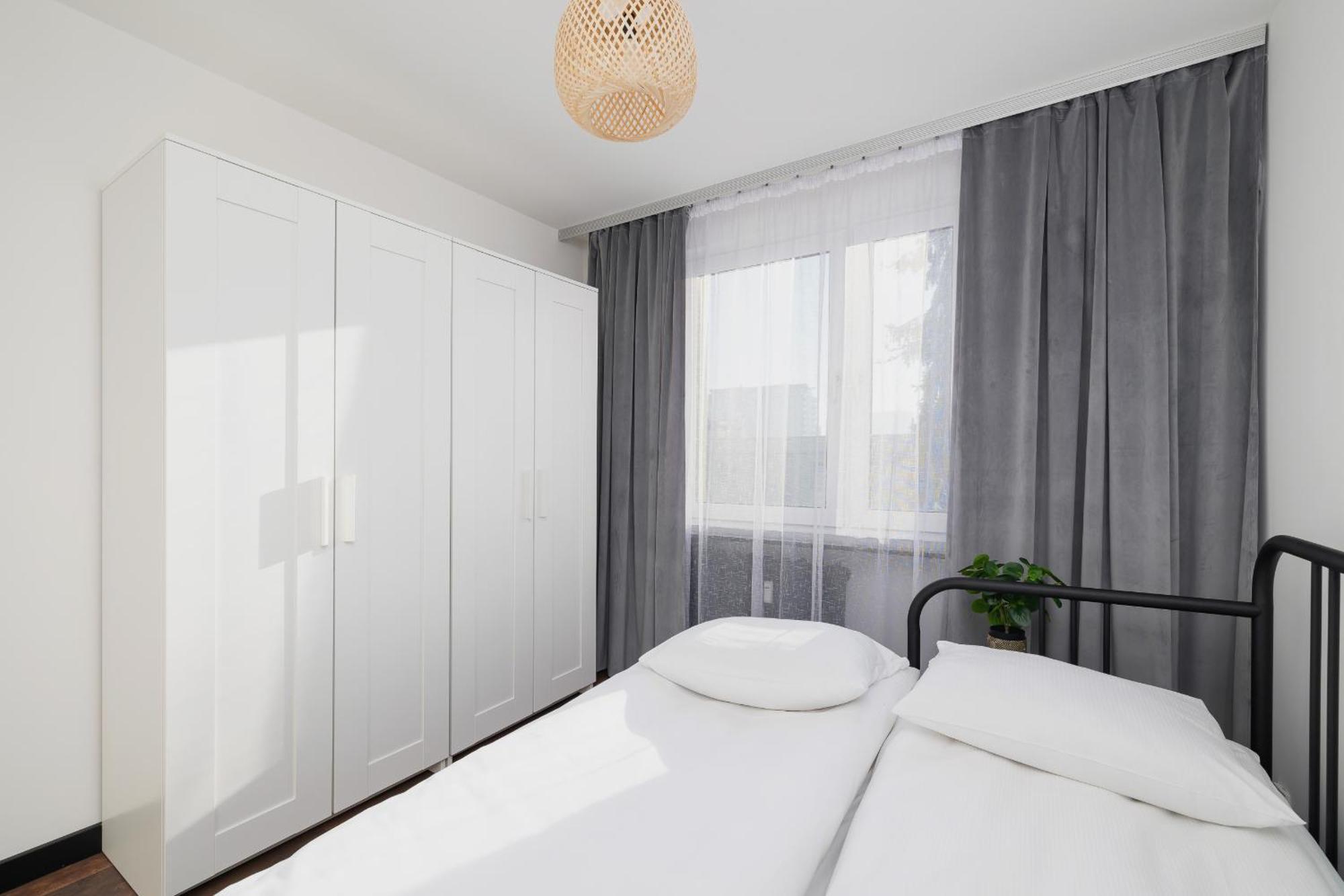 Comfortable Two-bedroom Strzelcow By Renters Krakow