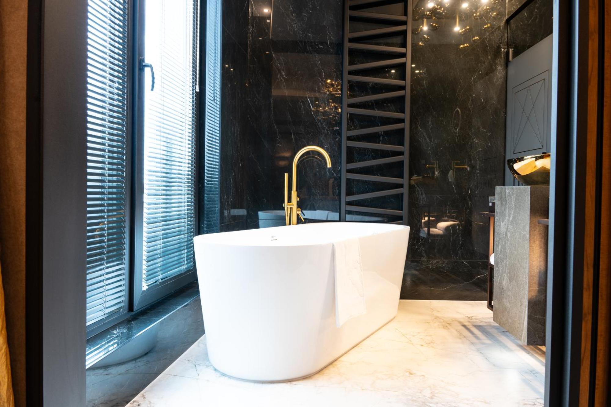 Art Luxury Hotel 4*
