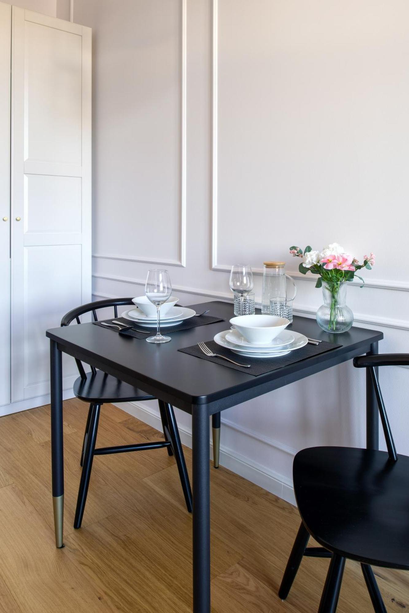 Discover - Lubomirskiego St - Classic & Modern - Near Main Station, Netflix And Ac Appartement