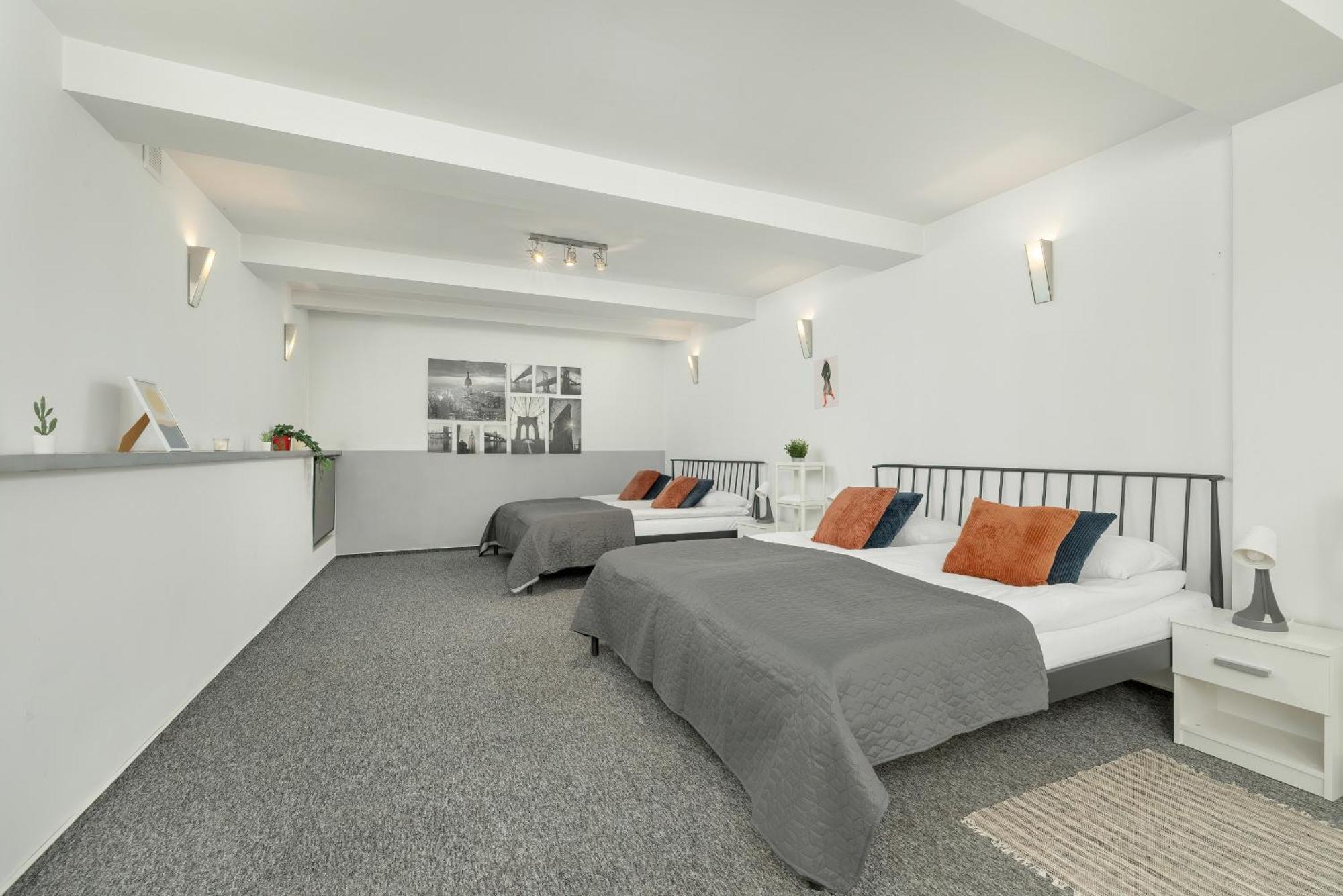 Apartment Apartament Przyszlosci, 2 Sypialnie W Krakowie By Renters Krakow