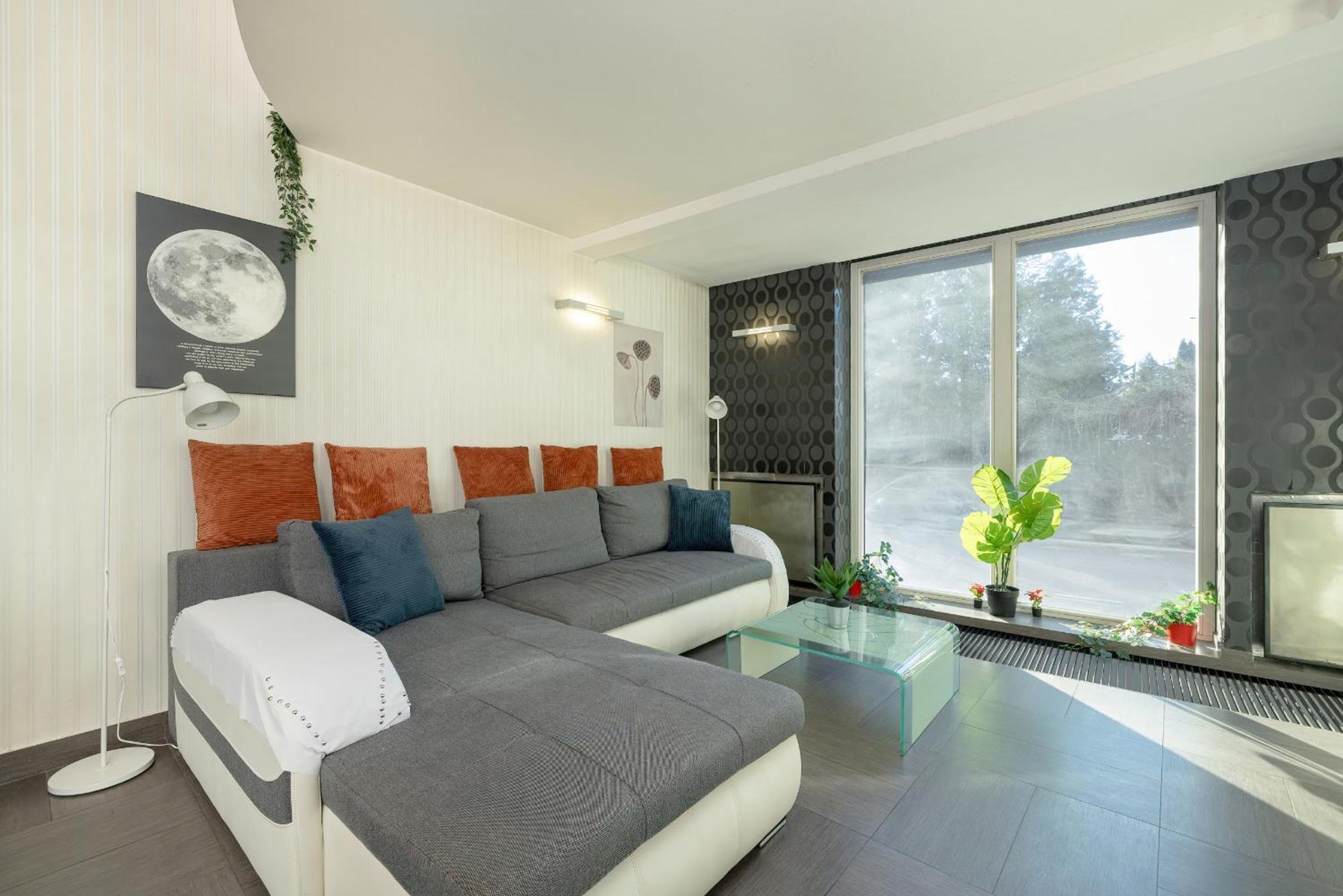 Apartment Apartament Przyszlosci, 2 Sypialnie W Krakowie By Renters Krakow