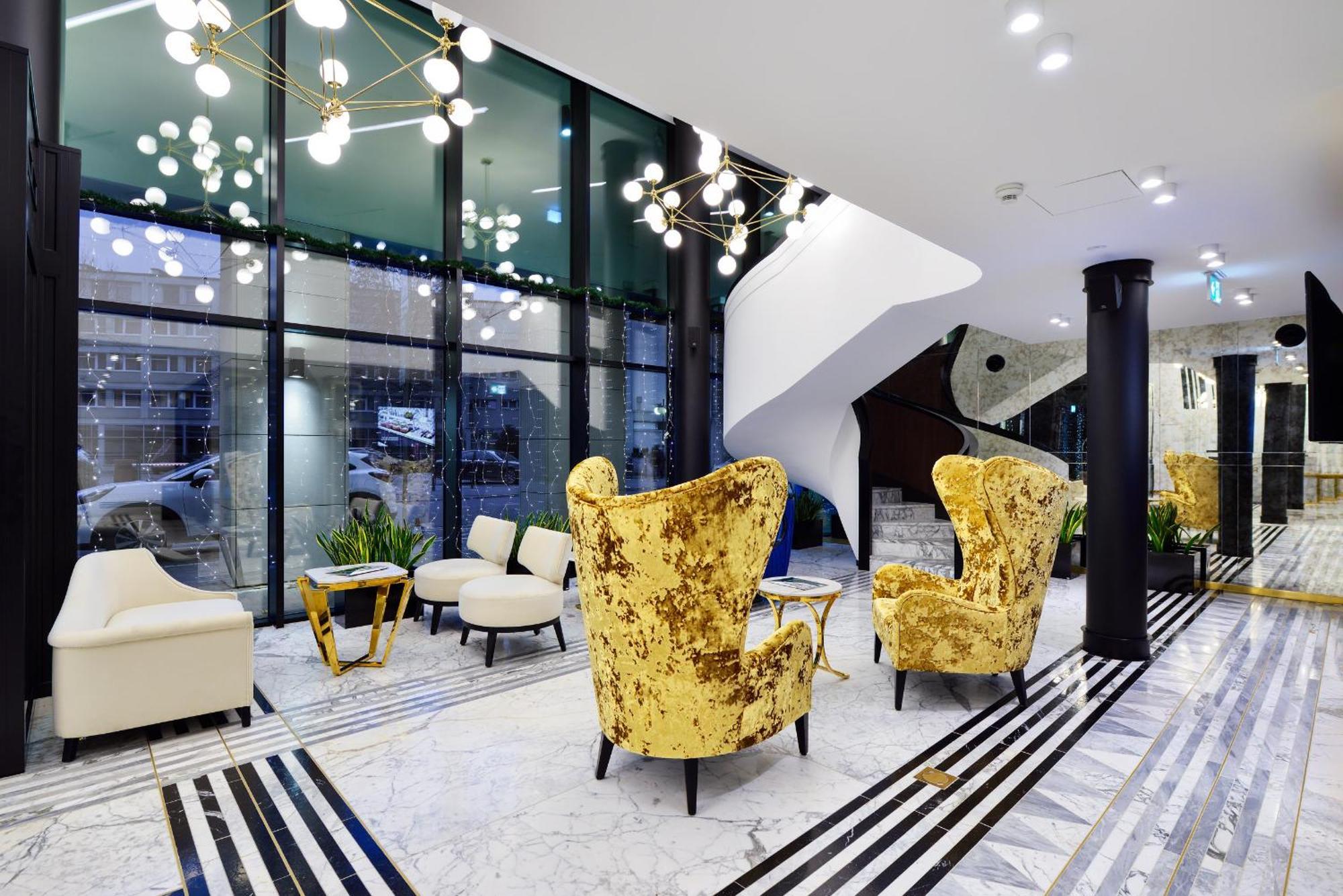 Ferreus Modern Art Deco Hotel