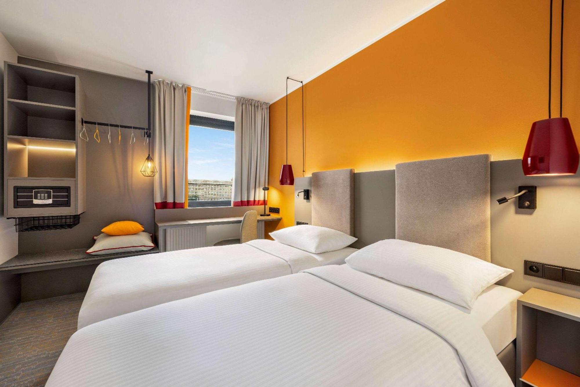 Hotel Vienna House Easy By Wyndham Cracow 3*