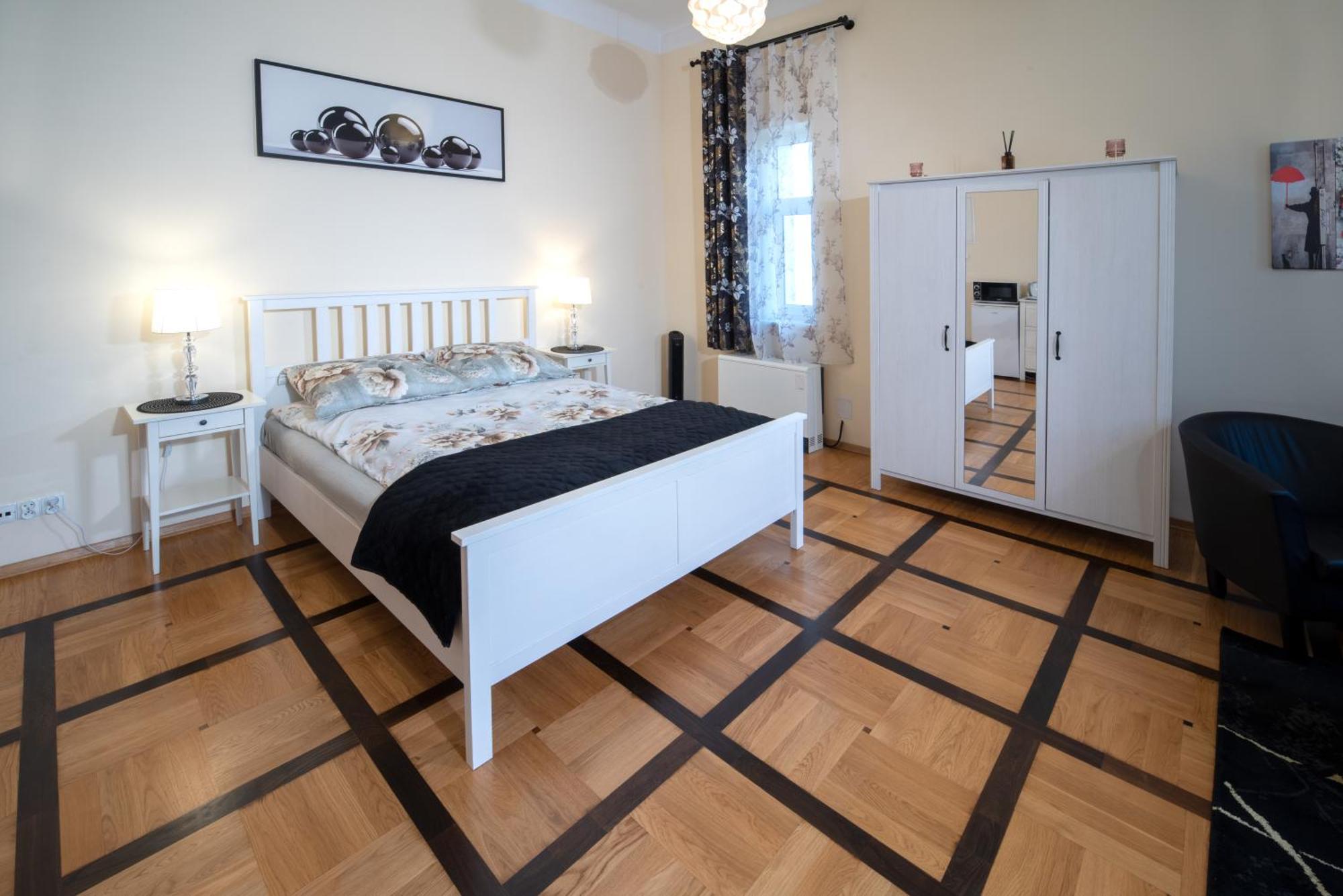 Moments Stare Style And Comfort Netflix Apartament