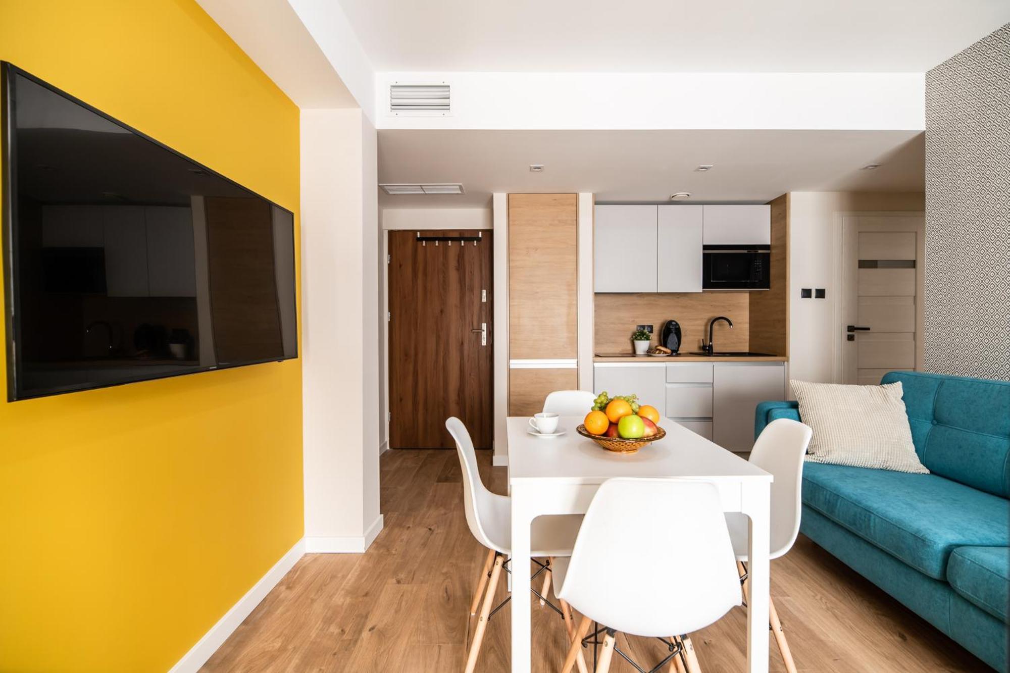 Apartment Square *